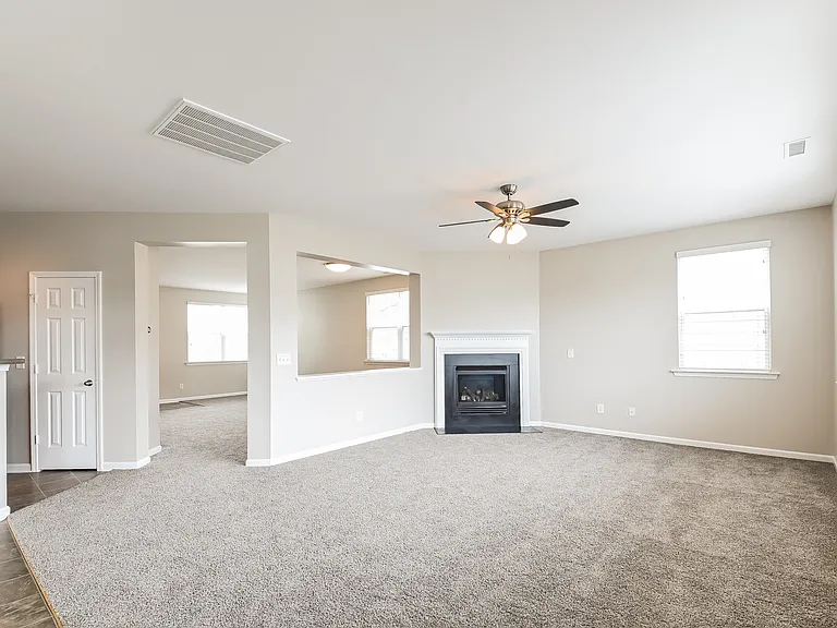 304 Edgecroft Way — Photo 4