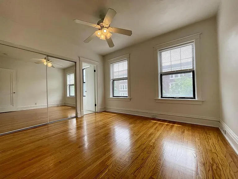 6323 S Rosebury Ave #2E — Photo 7