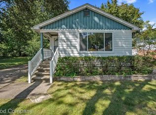 226 Broadacre Ave, Clawson, MI 48017