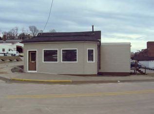 320 Hawkeye St, Burlington, IA 52601