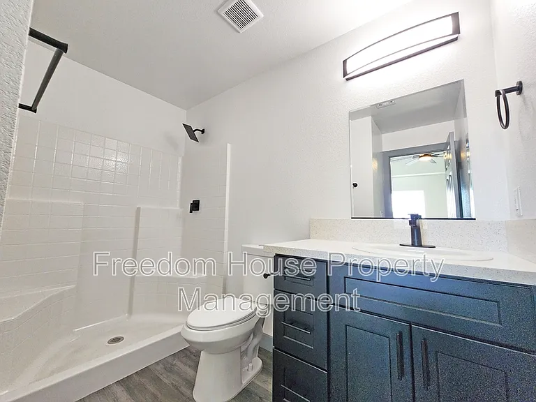 384 Erin St — Photo 21