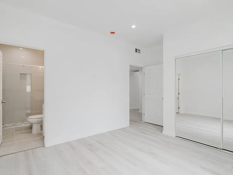 10938 Olinda St — Photo 13