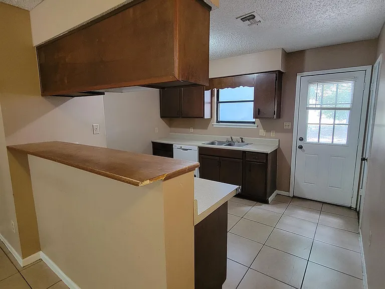 5392 Dawn Ct — Photo 5