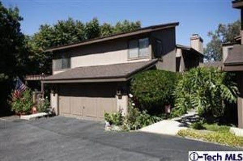 1st image of 22 Northwoods Ln