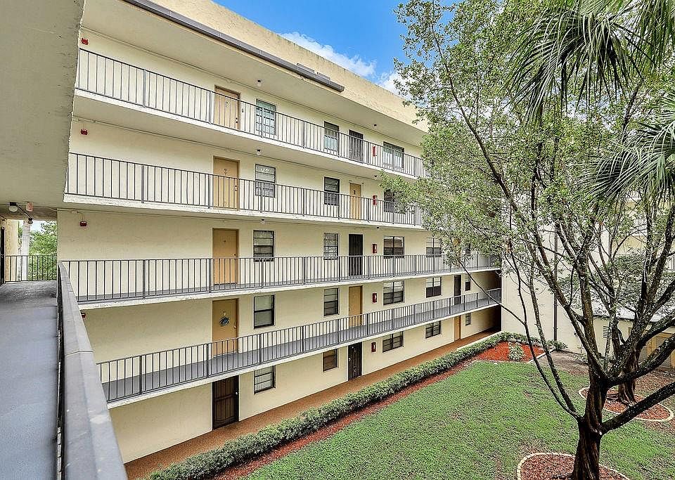 1st image of 6190 Woodlands Boulevard #212