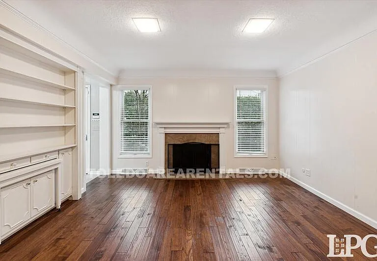 3835 Hillandale Rd E — Photo 13
