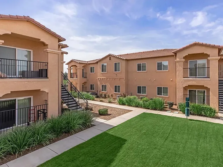Axis at Compass Pointe — Photo 30