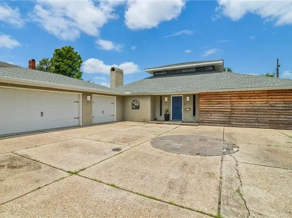 141 Meadowbrook St, Gretna, LA 70056