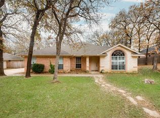 1112 Shadow Ridge Dr, Azle, TX 76020
