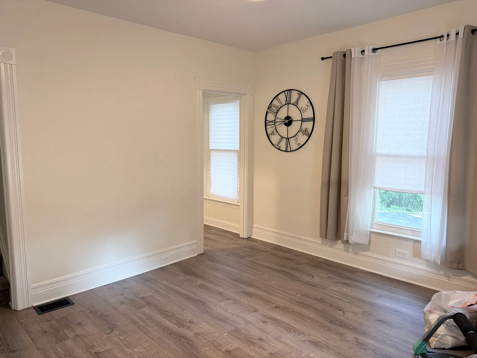 3 bed, 1.5 bath, 1510 sqft, $1,500 — Photo 2