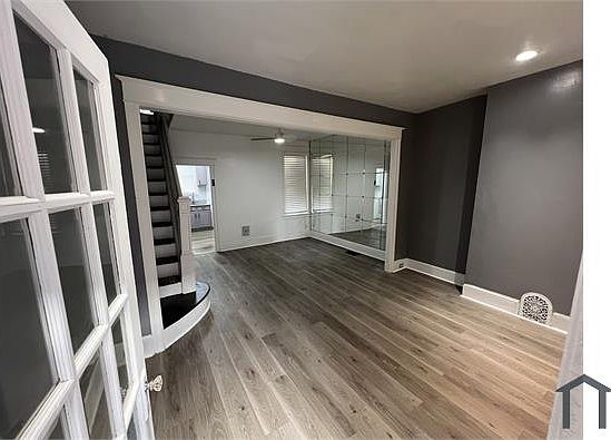 1st image of 4325 N Hicks St #4325