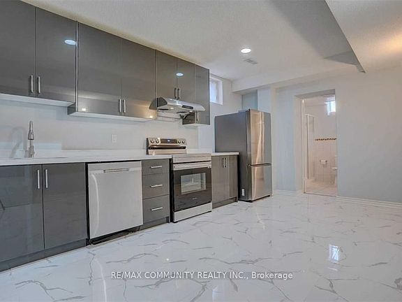 2nd image of 208 Twyn Rivers Dr #Basement