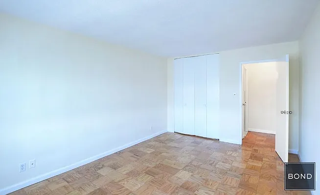 Rented by Bond New York | media 7