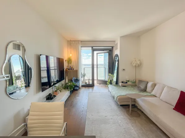 99 Hudson Street image 1 of 25