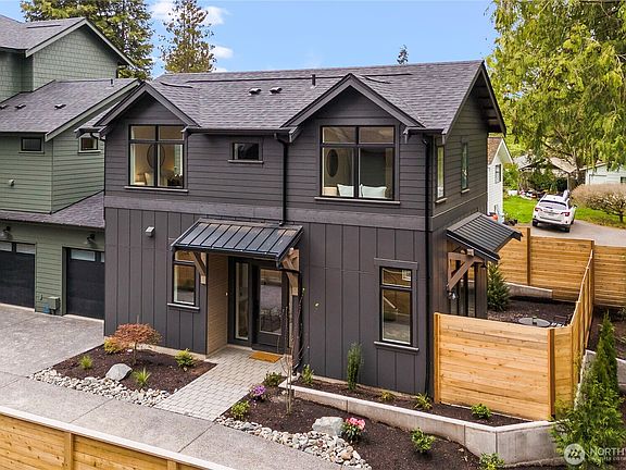 3rd image of 3020 NE 95th St #B