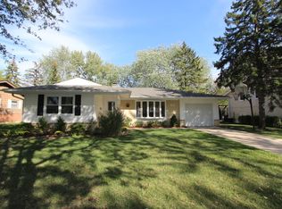 523 Sussex Ct, Elk Grove Village, IL 60007