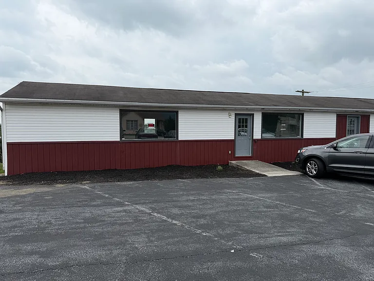 Front View of 7059 Linglestown Rd.