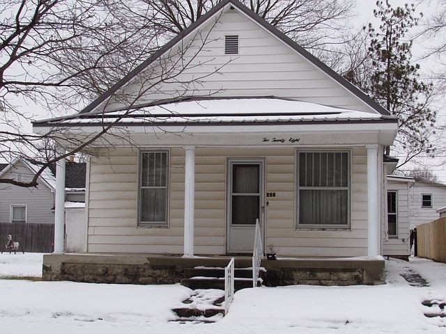 2nd image of 228 W 5th St
