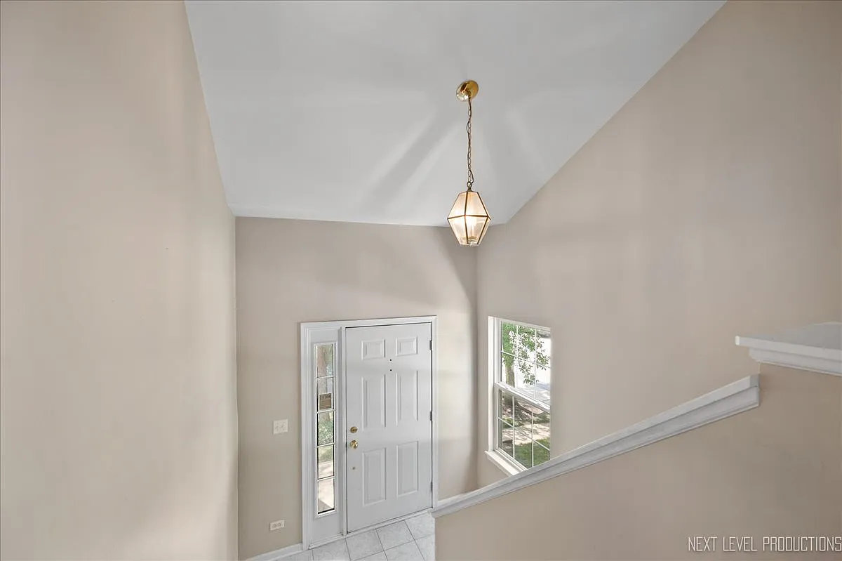 2 bed, 1658 sqft, $2,595 — Photo 3