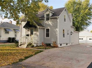419 E Palace Row, Geneseo, IL 61254