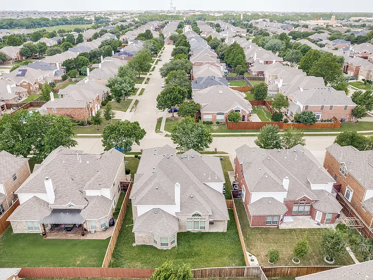 11800 Pondview Ln — Photo 39