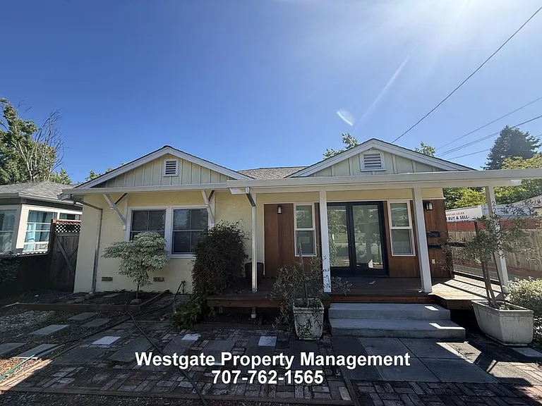 220 Payran St — Photo 22
