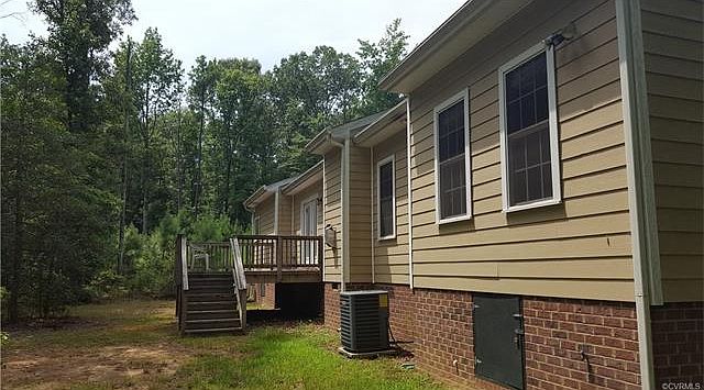 2nd image of 205 Silver Ridge Ct