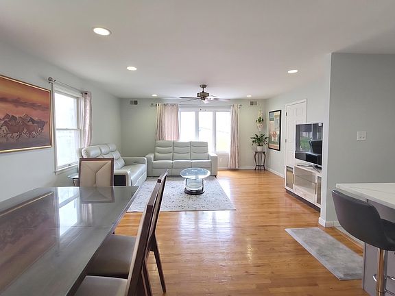 5th image of 1200 44th St Floor 1