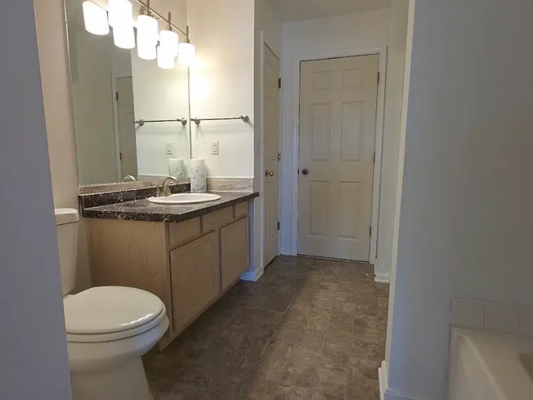 8114 Chester Pkwy — Photo 6