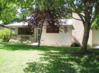 1618 SW Brooklyn Ave, Topeka, KS 66611