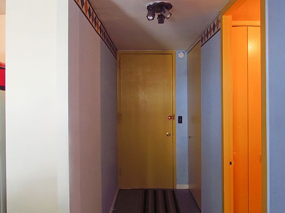 2nd image of 2901 S Michigan Ave APT 303