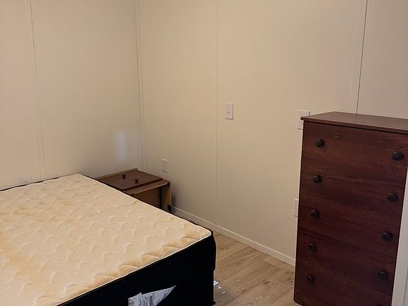 5th image of 5915 Privetts Rd