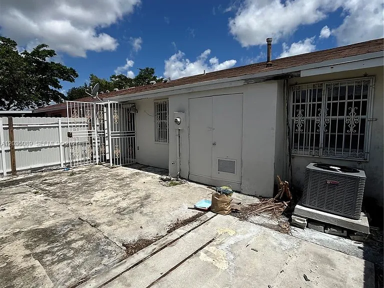 18705 NW 45th Ave #0 — Photo 9