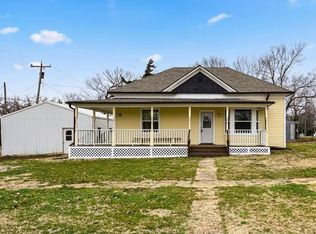 604 N 3rd St, Lincoln, KS 67455