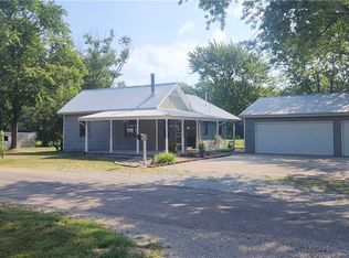 206 N Vine St, Dieterich, IL 62424
