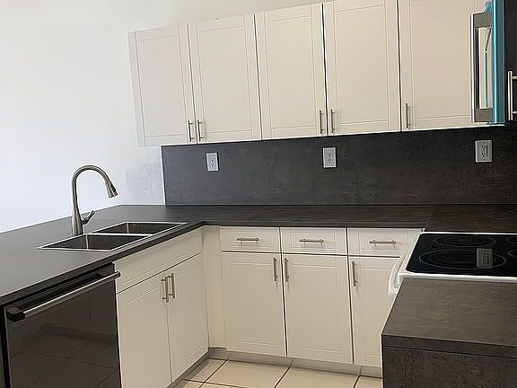 New stainless Steel applianc