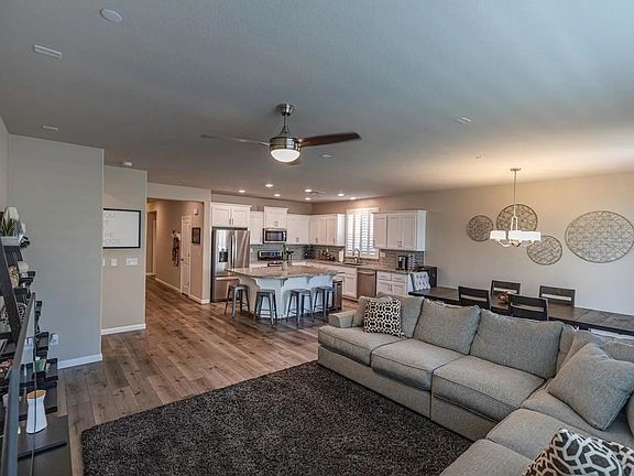 2nd image of 3131 Golden Trail St