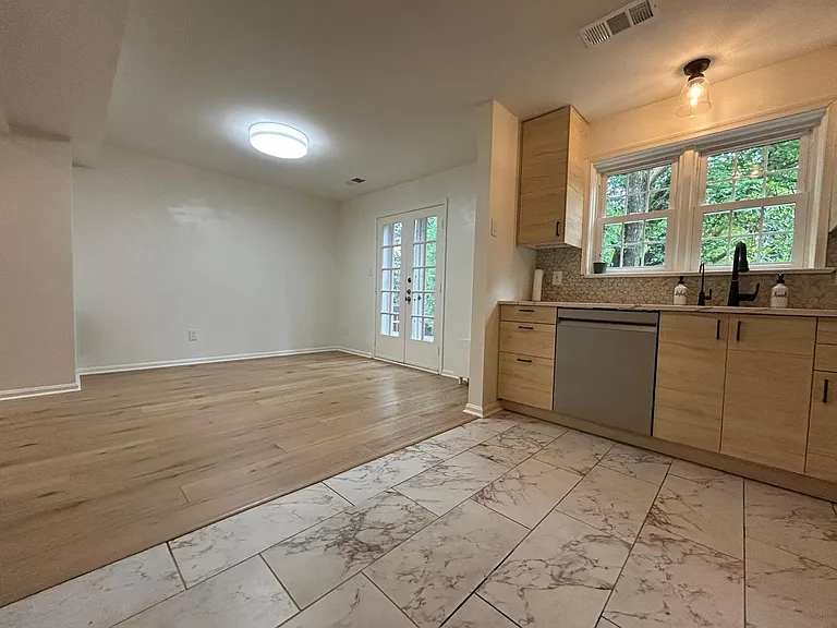 6723 Kenwood Forest Ln — Photo 10