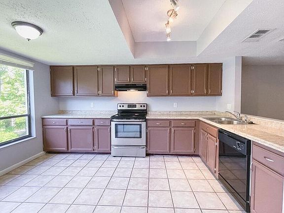 3rd image of 5143 Puritan Cir #1