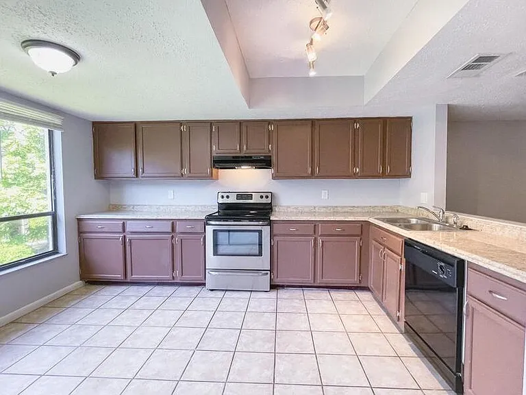 5143 Puritan Cir #1 — Photo 3