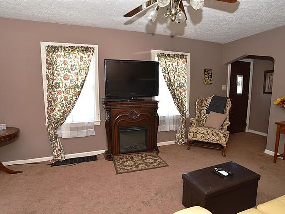4th image of 1141 N Lynhurst Dr