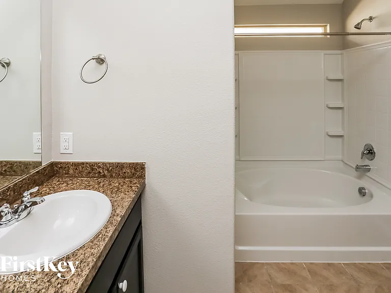 853 Wylie St — Photo 8
