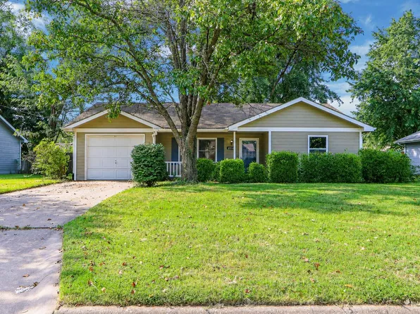 2316 Spain Dr, Manhattan, KS 66502
