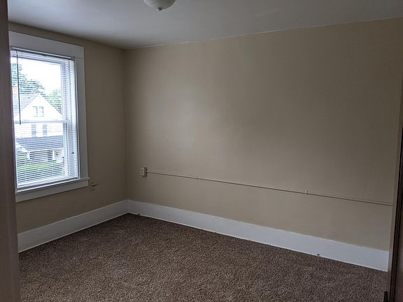 3rd image of 207 N Bentley Ave #207