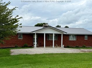 39 Dotson Dr, Millwood, WV 25262