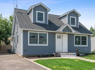 293 Montgomery Ave, Oceanside, NY 11572