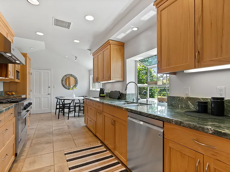 1401 Jonesboro Dr — Photo 10