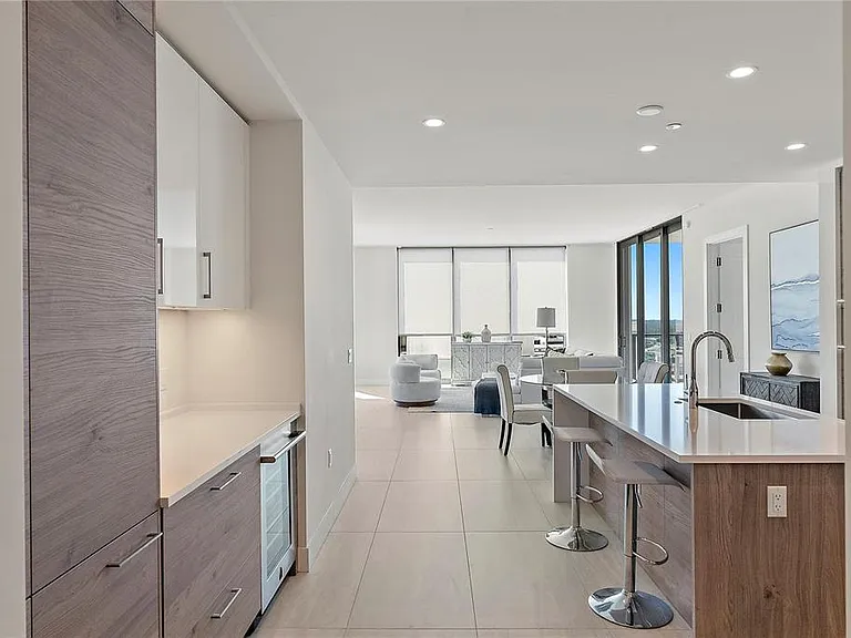 301 1st St S #1607 — Photo 3