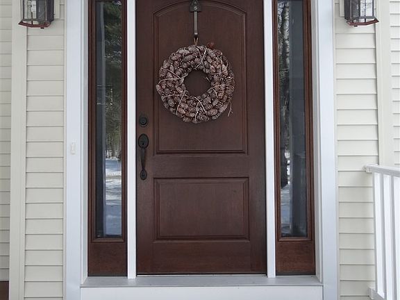 3rd image of 25 Caitlin Dr
