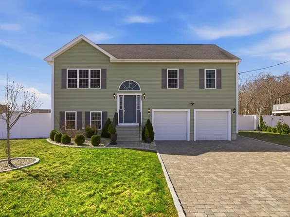 341 Courtney St, Fall River, MA 02720